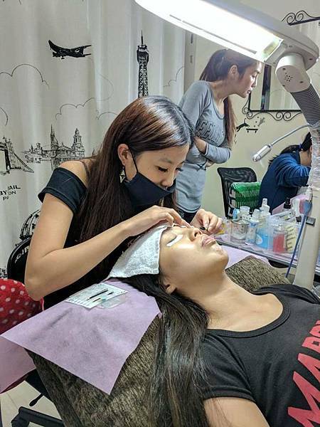 Lash Dance台北美睫教學推薦新北接睫毛教學證照班 隨心新世界 增加美睫考照的機會