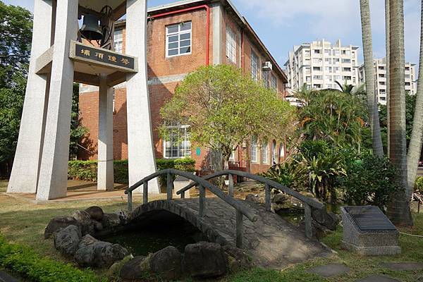 1002990_10151451354796179_1633410819_n