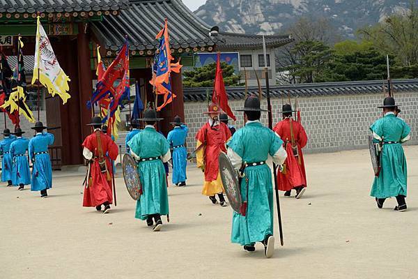 景福宮王宮門將光化門守衛交接儀式影片경복궁 欣傳媒 景福宮王宮門將光化門守衛交接儀式影片경복궁 欣傳媒