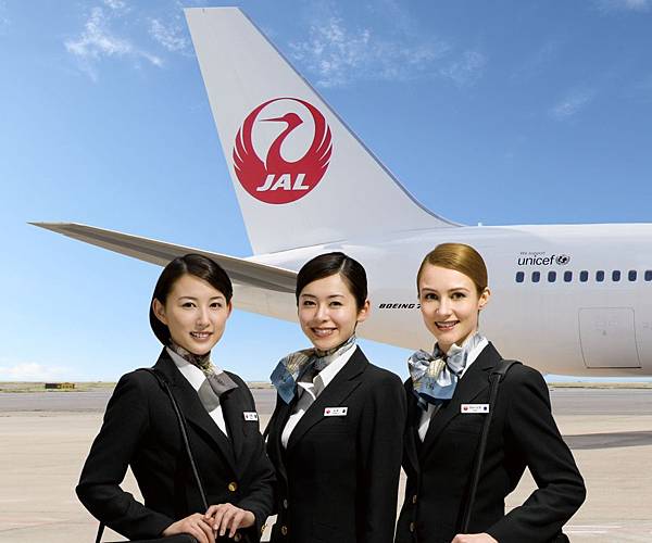 2._jal_cabin_crew_0.jpg