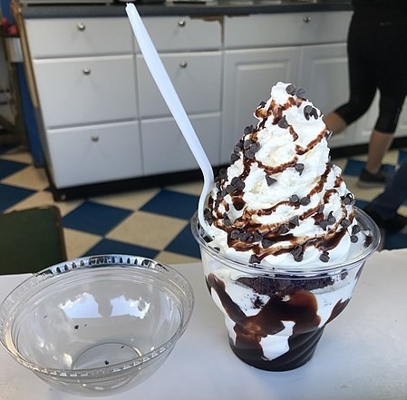 熱法吉糖醬聖代 hot fudge sundae 