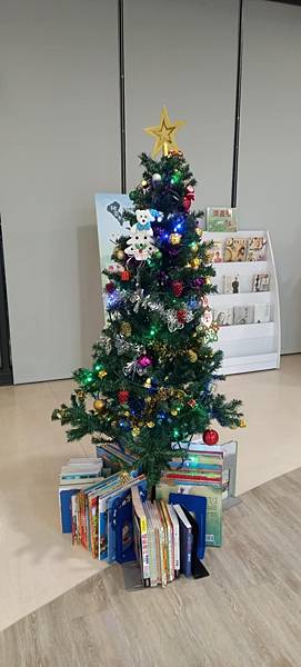 羊碎語｜✨🎄【聖誕樹下的驚喜】📚✨