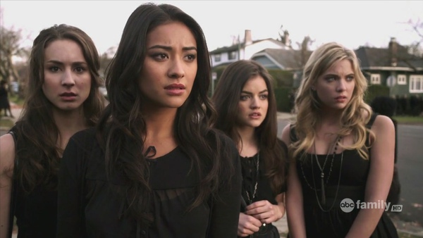 pretty.little.liars.s01e01.720p.hdtv.x264-ctu[01-06-13].JPG