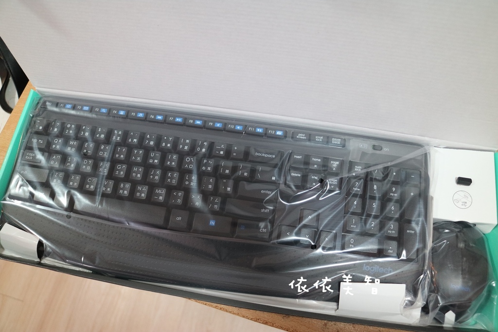 羅技MK345無限鍵盤滑鼠組 (2).JPG