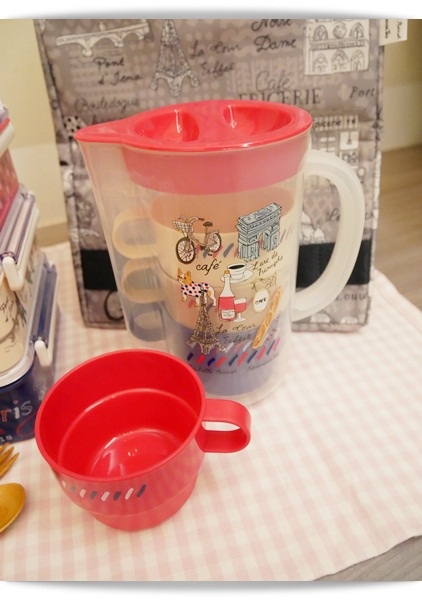 可收納的茶壺杯組