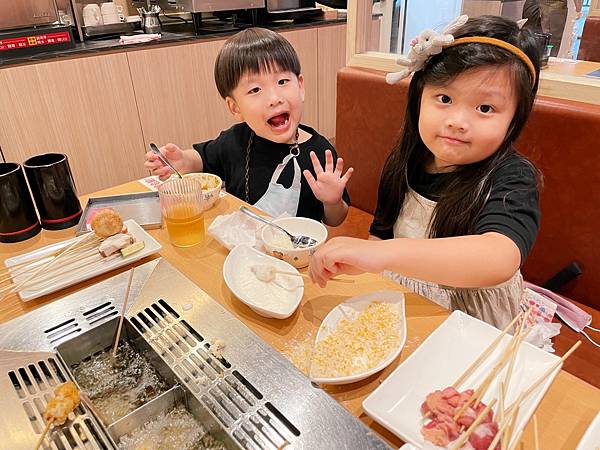 高雄美術館「癮燒精食」精緻餐盒還有食材超市可以逛！！