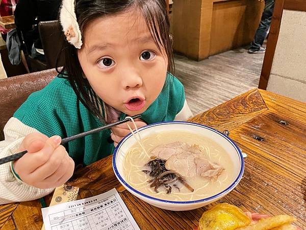 高雄美術館「癮燒精食」精緻餐盒還有食材超市可以逛！！