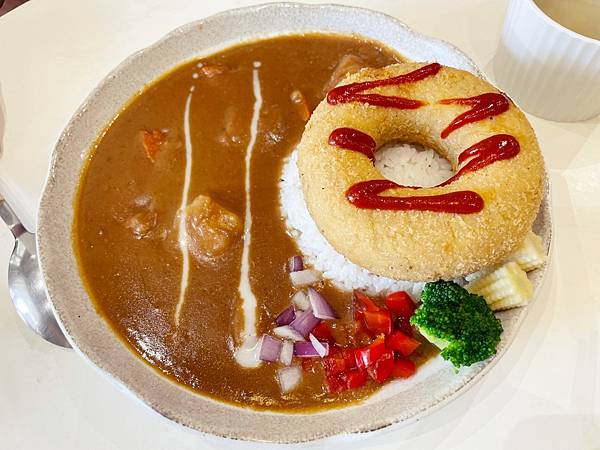 高雄美術館「癮燒精食」精緻餐盒還有食材超市可以逛！！