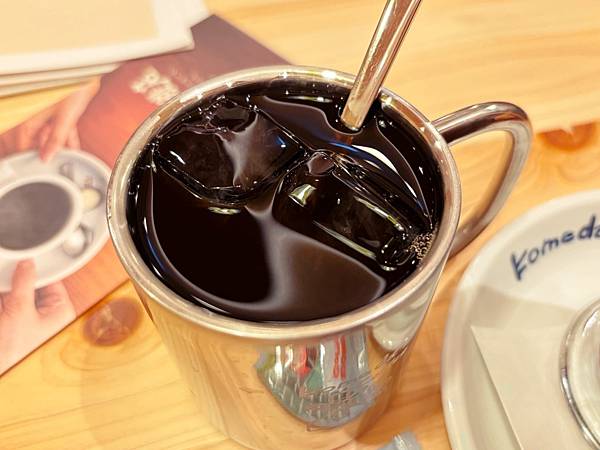 高雄美術館「Komeda's Coffee客美多咖啡」點飲料