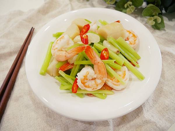 [My Little Kitchen] 好鮮美「芹菜炒蝦仁」