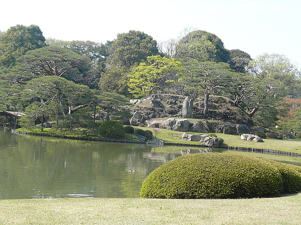 妹山, 背山一隅