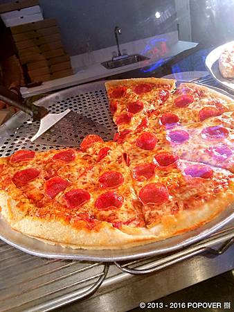 2016@Whistler Blackcomb-avalanche pizza co.