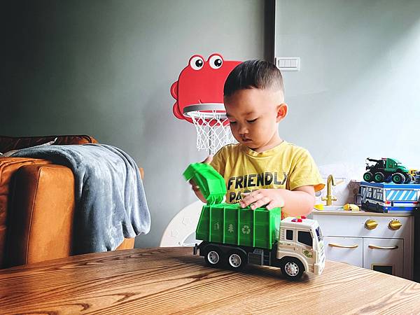 LINE_ALBUM_頑玩具_221006_1.jpg LINE_ALBUM_頑玩具_221006_1.jpg