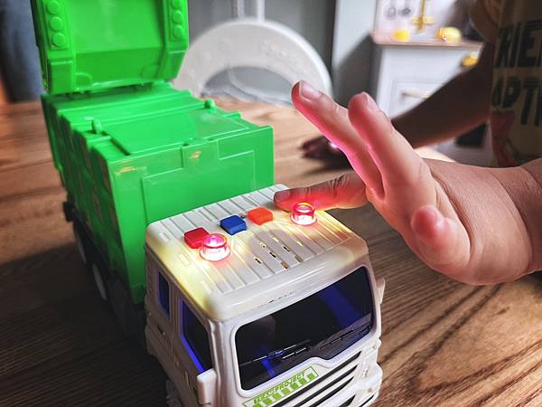 LINE_ALBUM_頑玩具_221006_6.jpg LINE_ALBUM_頑玩具_221006_6.jpg