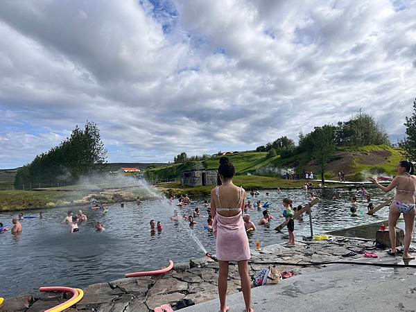 [冰島] 眾溫泉心得評比 (Blue Lagoon,Secr