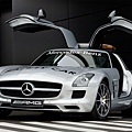 Mercedes-SLS-AMG-F1-Safety-Car-5.jpg