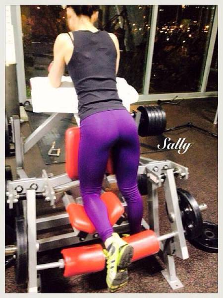 946064_685448514800130_1026077360_n