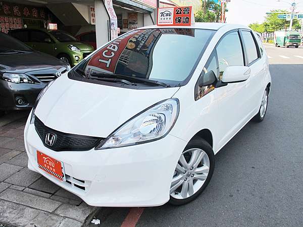 13 年2 5代新fit 1 5 風雲年度最佳車款五門掀背小車 Tcbu嚴選認證中古車 合家汽車 痞客邦