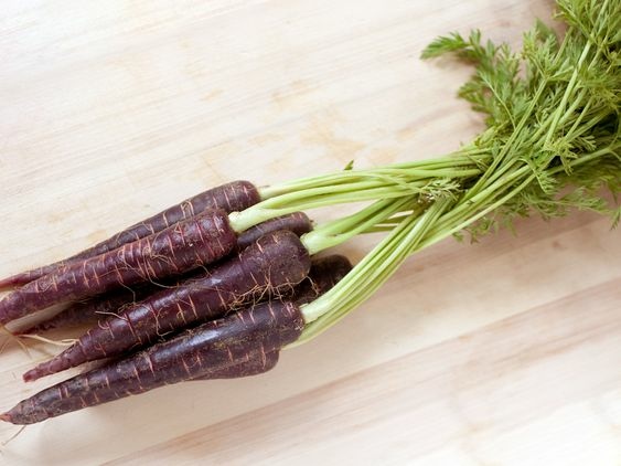 快告訴媽媽！紅蘿蔔煮對了吃下8大益處紫蘿蔔.jpg