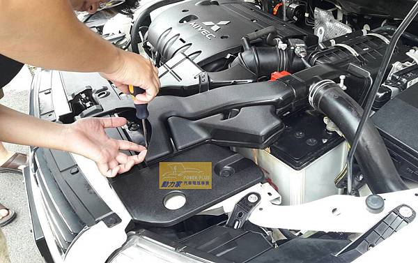 三菱 LANCER 使用GLOBAL電池-2 三菱 LANCER 使用GLOBAL電池-2