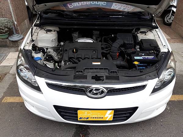 現代HYUNDAI I30 2011年 1.6 汽油-台南動力家電池行 現代HYUNDAI I30 2011年 1.6 汽油-台南動力家電池行