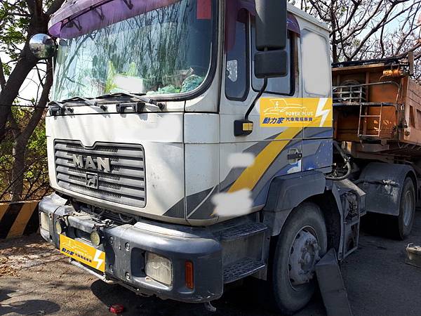老MAN大卡車-台南動力家電池行