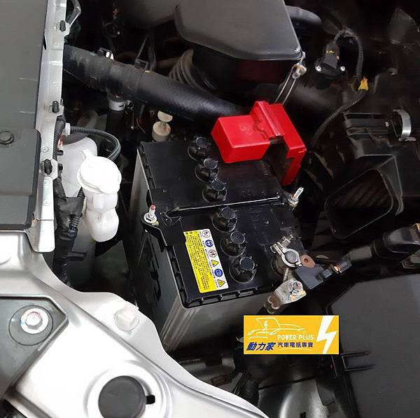三菱MITSUBISHI OUTLANDER 2.4-原車電瓶不耐用