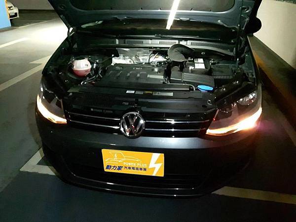 福斯VOLKSWAGEN SHARAN- 電瓶更換