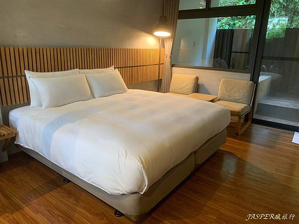 【花蓮住宿】瑞穗住宿首選,山下的厝溫泉民宿,特色黃金湯加上設