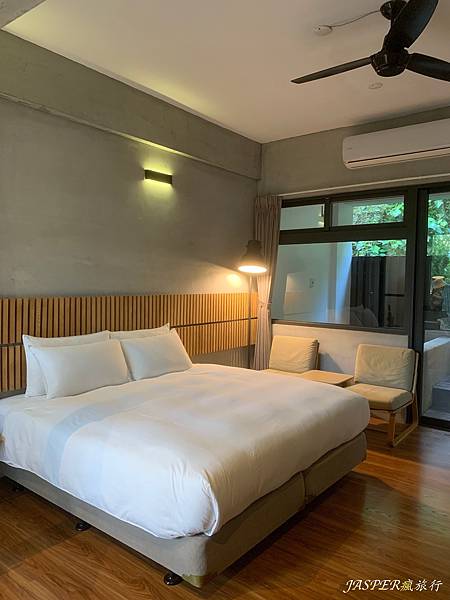 【花蓮住宿】瑞穗住宿首選,山下的厝溫泉民宿,特色黃金湯加上設