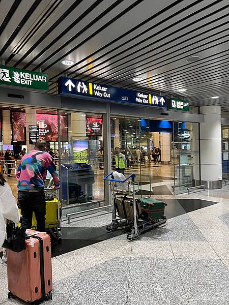 【馬來西亞】馬來西亞入境必備回程機票、吉隆坡入境流程以及出境 【馬來西亞】馬來西亞入境必備回程機票、吉隆坡入境流程以及出境