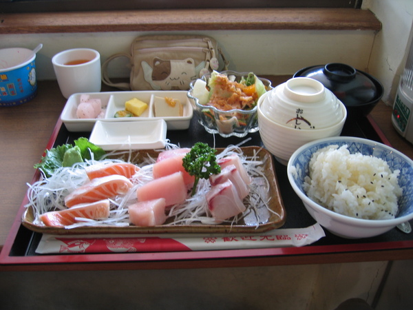 金山＊生魚片定食