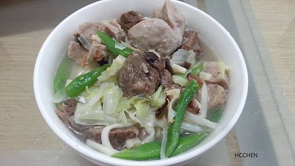 牛肉貢丸清湯麵