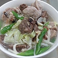 牛肉貢丸清湯麵