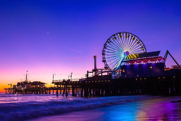 santa monica LA Photo by Scott Trento on Unsplash