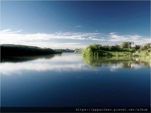 藍天白雲綠地.jpg