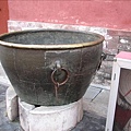 這是防火的水缸，會儲水以備不慎引起的火災