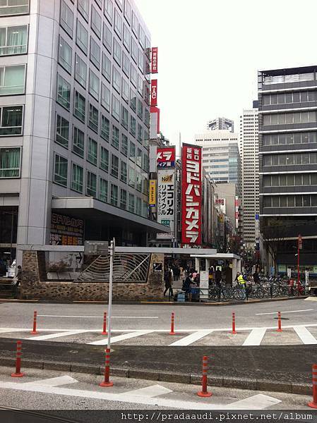 新宿西口＿這條路進去就是飯店了