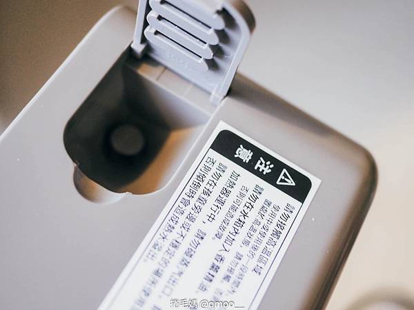 【 開 箱 】日本 KOIZUMI 迷你人體感應陶瓷電暖器 