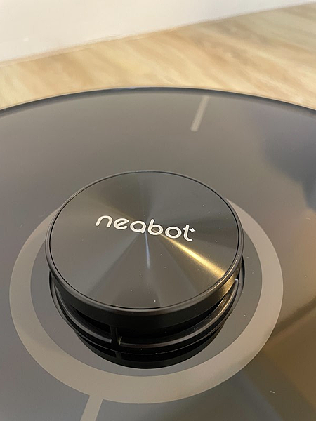 【 開 箱 】NEABOT N2 PLUS 自動集塵堡掃拖機