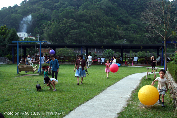 有一片大草原供小孩奔跑