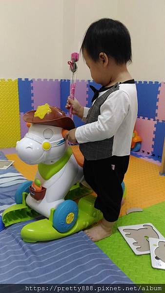 騎著我的白馬,帶著我的玫瑰,今天走小紳士風格 騎著我的白馬,帶著我的玫瑰,今天走小紳士風格