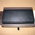 LV M61803黑色水波紋長夾.jpg