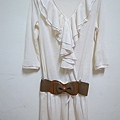 (已售出)白色針織洋裝,穿起來比看起來讚很多