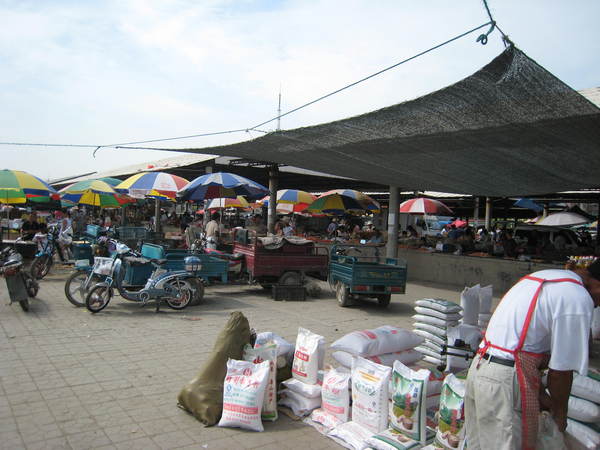 Market in Tanghai 1