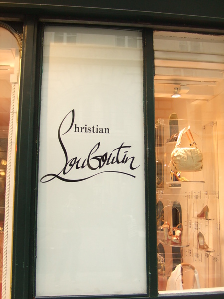 我的紅底鞋~christian louboutin