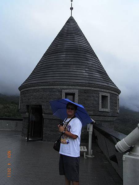 觀景台(下雨了!人潮一哄而散)