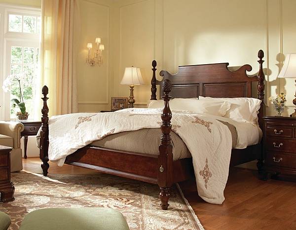 american-cherry-pineapple-four-poster-bed.jpg