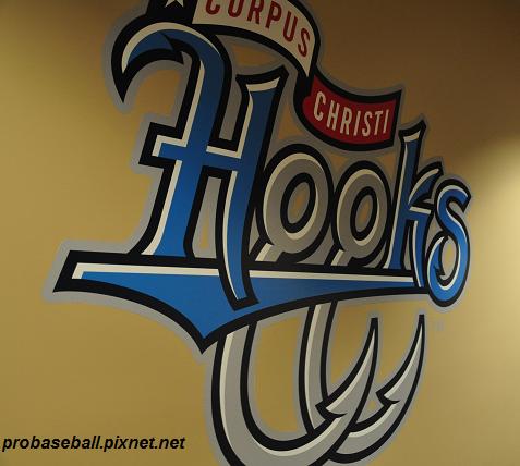 Corpus Christi Hooks 的標誌.jpg