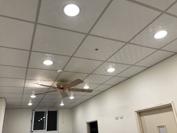 新埔 老人長期照顧中心 老人安養中心 LED 崁燈取代燈泡 